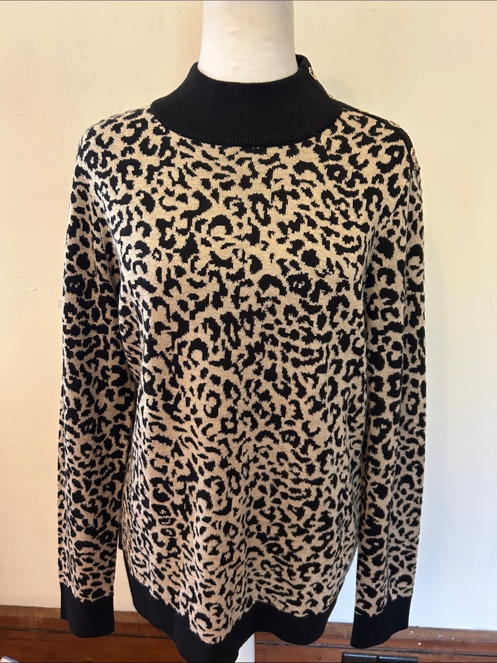 Calvin Klein Leopard Print Mock Neck Sweater Gold button accents Size M EUC
